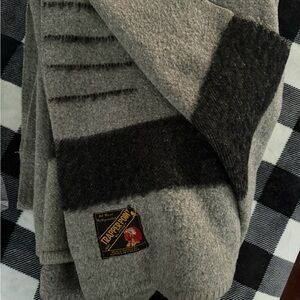Gray & Black Wool Trapper Point Blanket